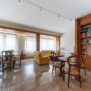 Apartament Getthekey Silvani